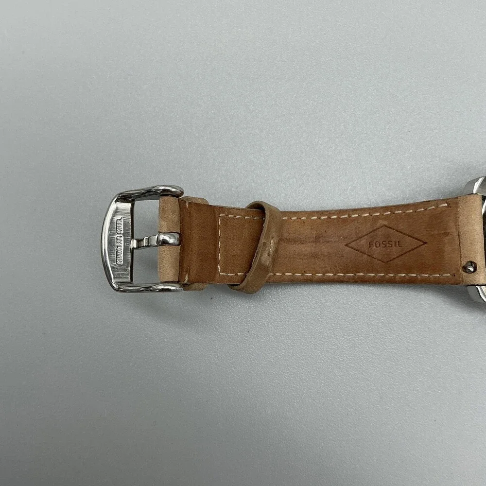 Fossil Womens Watch 38mm Silver Tone Chronograph Leather ES4038 New Battery